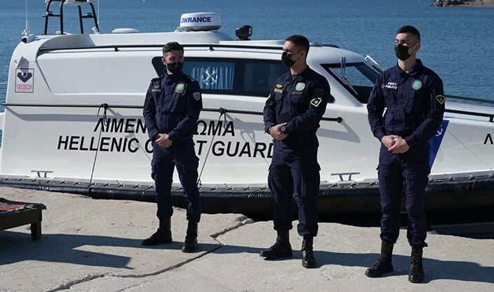 Συνελήφθη μετά απο καταδίωξη στη Λερο, δουλέμπορος που μετεφερε μεταναστες image