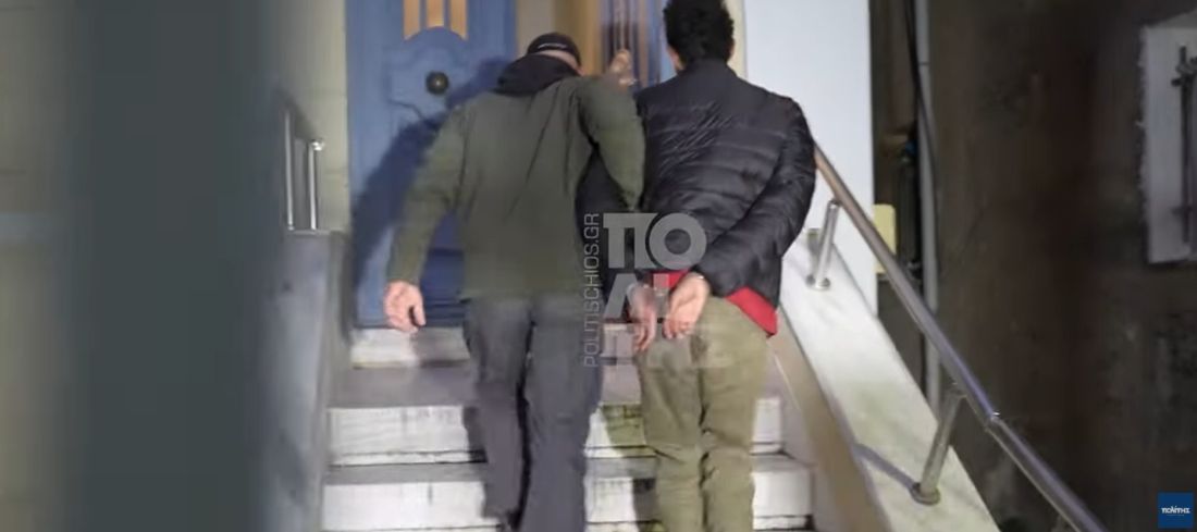 Ναυάγιο στην Χίο: Στον ανακριτή ο φερόμενος ως διακινητής των μεταναστών (ΒΙΝΤΕΟ) - Εικόνα άρθρου